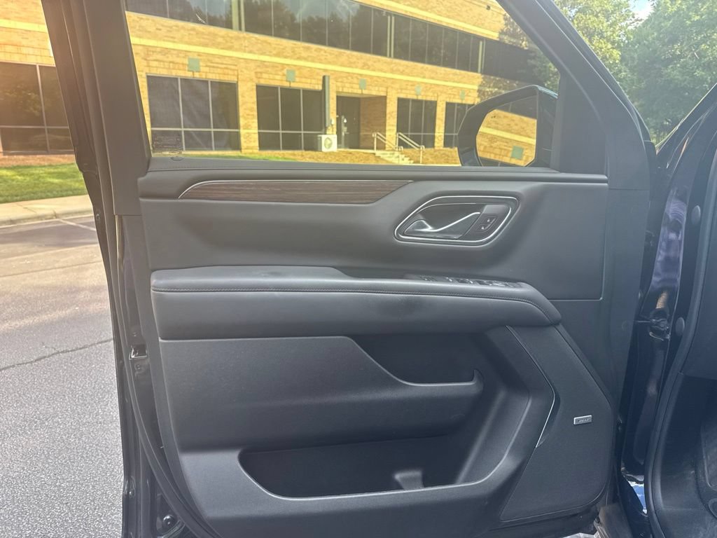Used 2023 Chevrolet Tahoe High Country AWD/4WD image 13