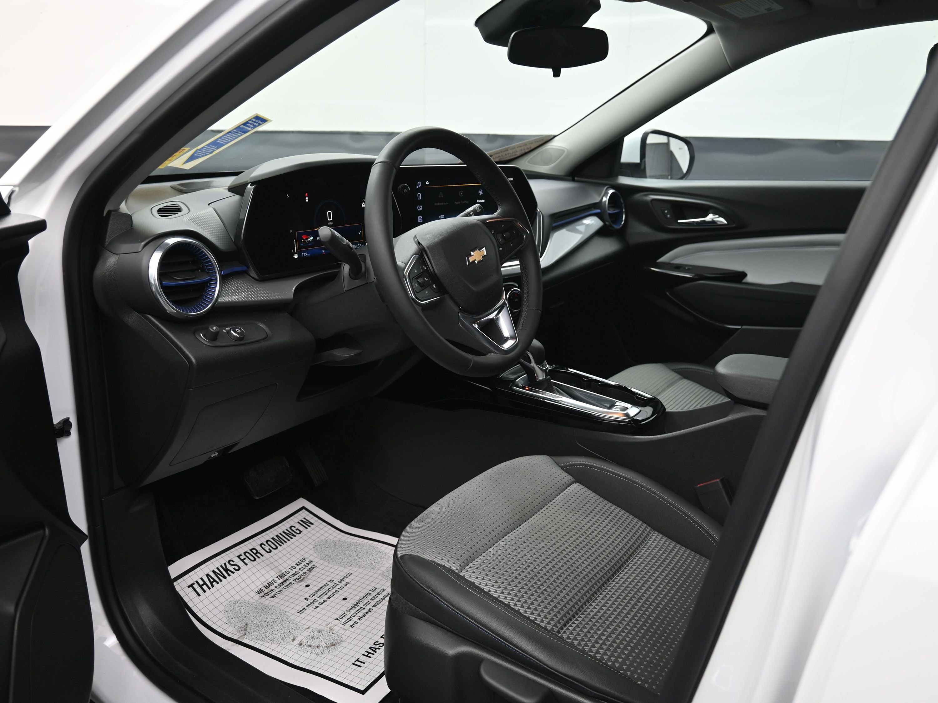 Used 2024 Chevrolet Trax LT w/ Driver Confidence Package image 17