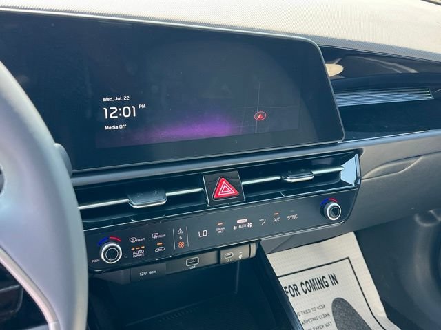Certified 2026 Kia Niro EX FWD image 17