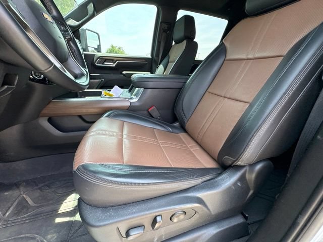 Used 2024 Chevrolet Silverado 3500 High Country w/ High Country Premium Package AWD/4WD image 10