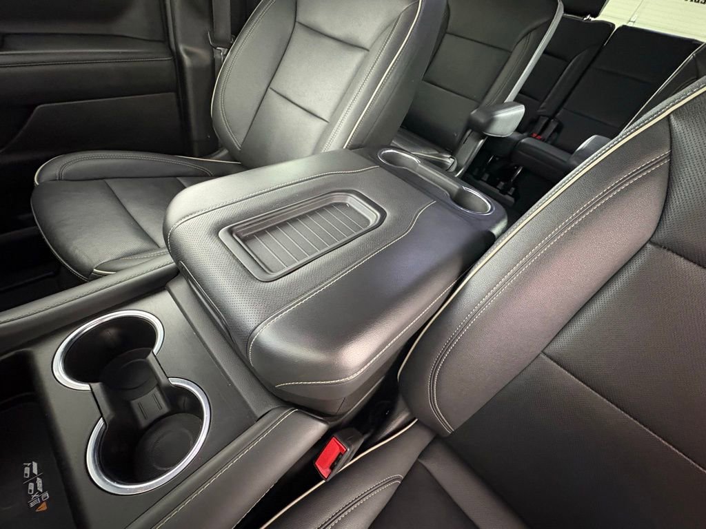 Used 2023 Chevrolet Suburban Premier image 35