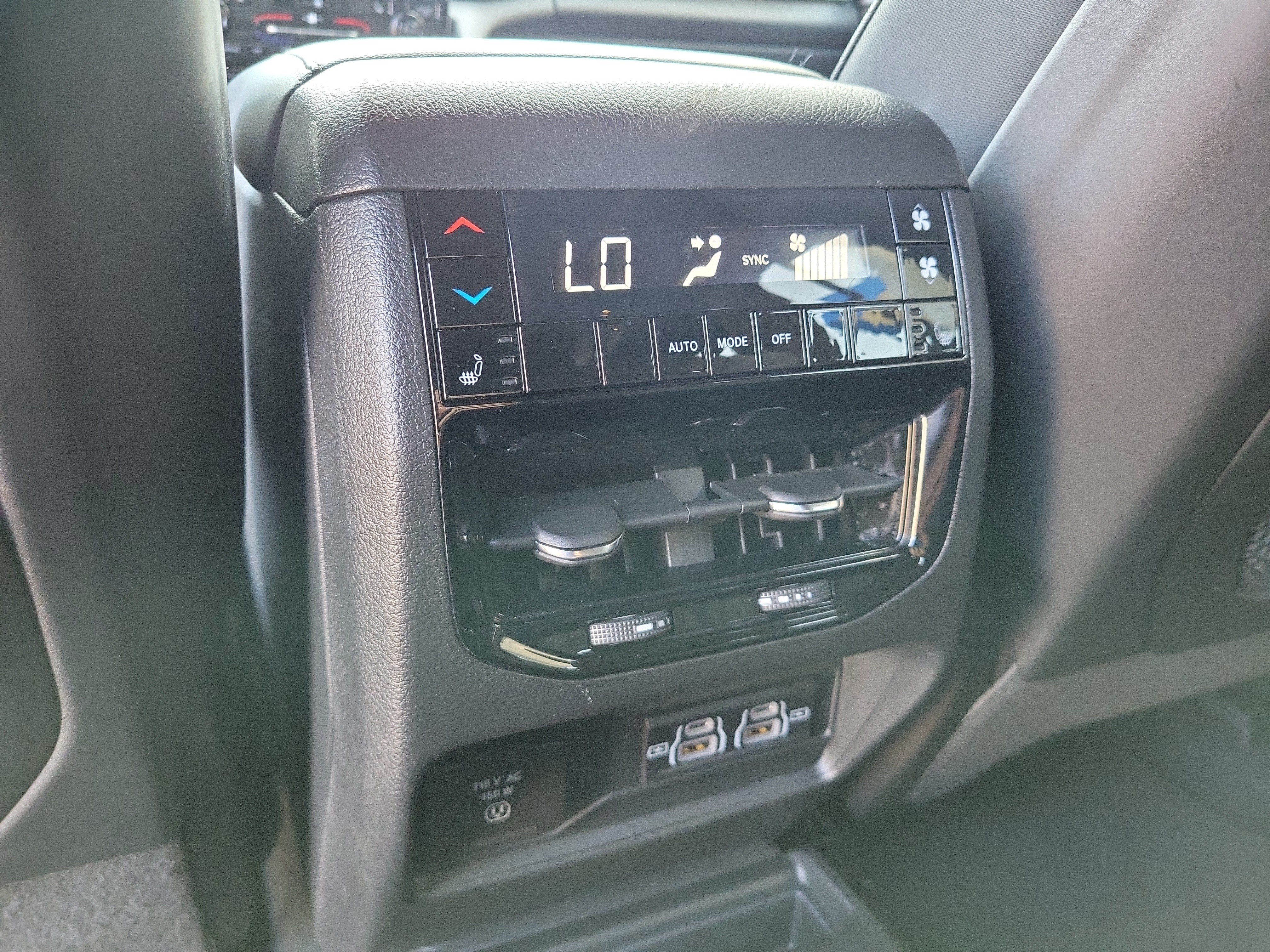 Used 2025 Jeep Grand Cherokee L Limited w/ Black Appearance Package RWD image 14