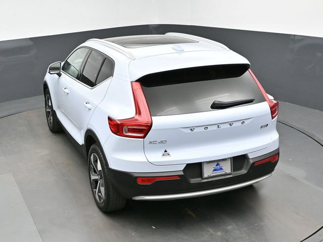 Used 2024 Volvo XC40 B5 Core AWD/4WD image 44
