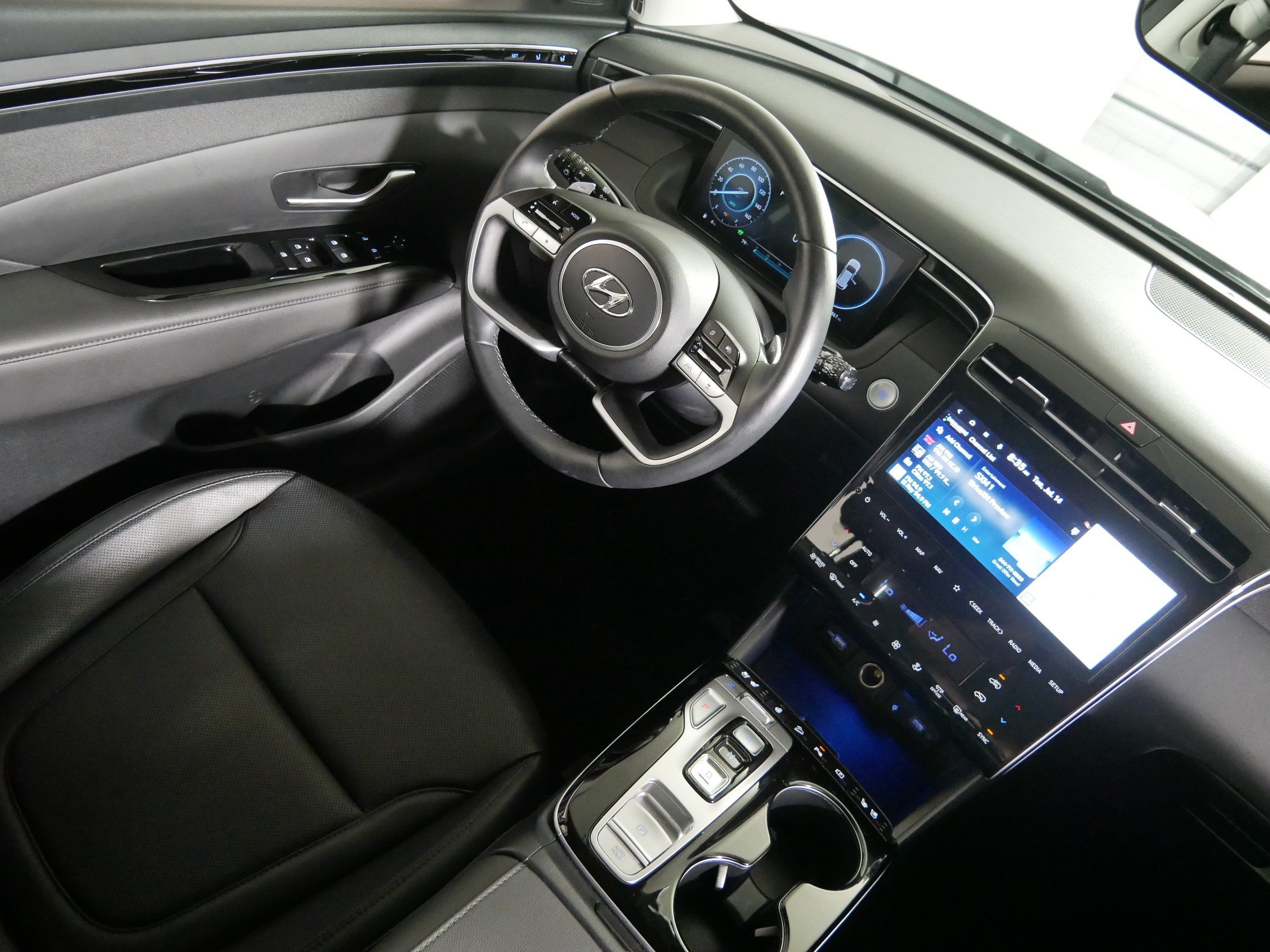 Used 2024 Hyundai Tucson Limited AWD/4WD image 9