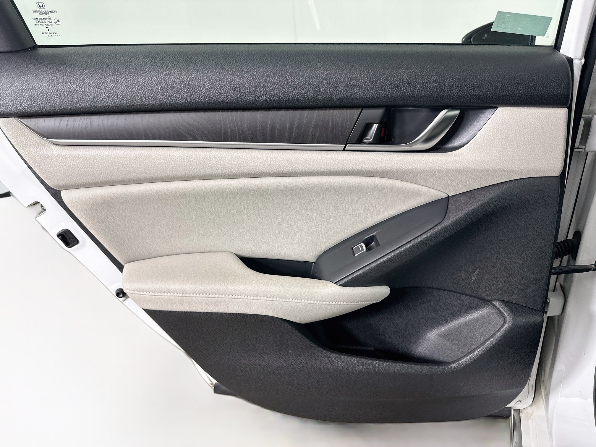 Used 2018 Honda Accord EX-L image 27