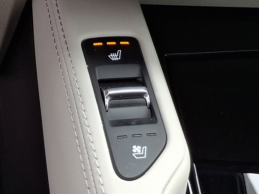 Used 2025 Kia Telluride SX w/ SX Captain's Chair Package image 27