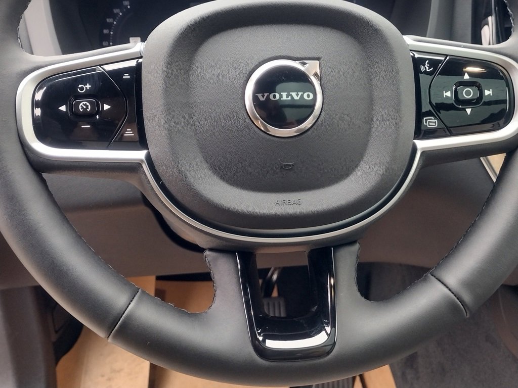 New 2026 Volvo XC60 B5 Plus w/ Protection Package Premier image 13