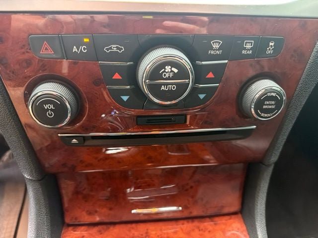 Used 2013 Chrysler 300 w/ Driver Convenience Group RWD image 11