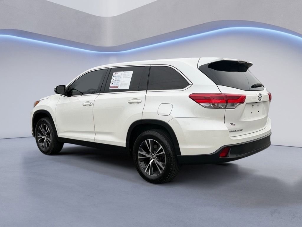 Used 2019 Toyota Highlander LE image 5