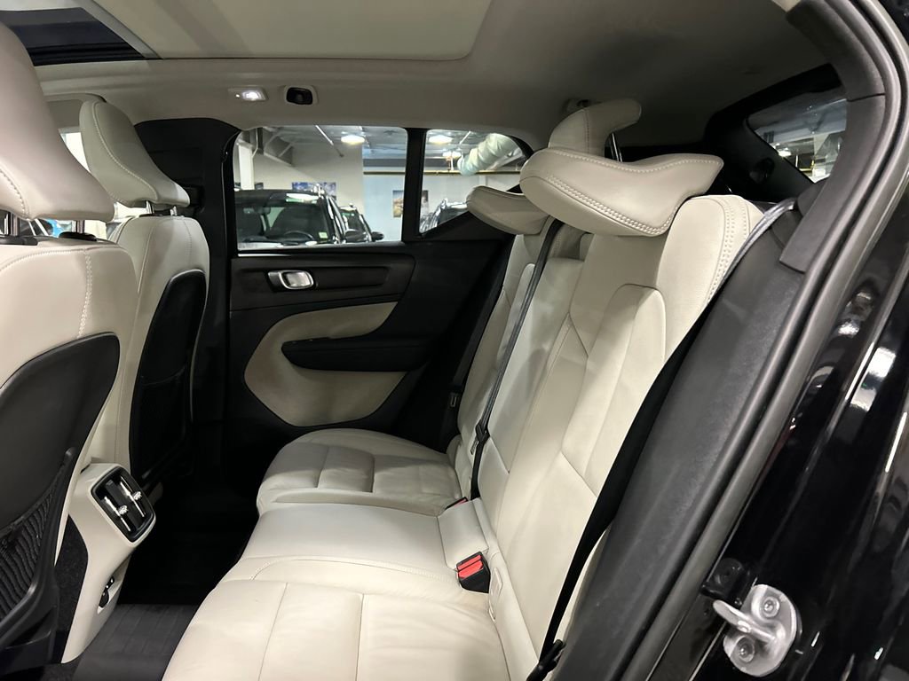 Used 2023 Volvo XC40 B5 Plus w/ Driver Assist Package AWD/4WD image 22