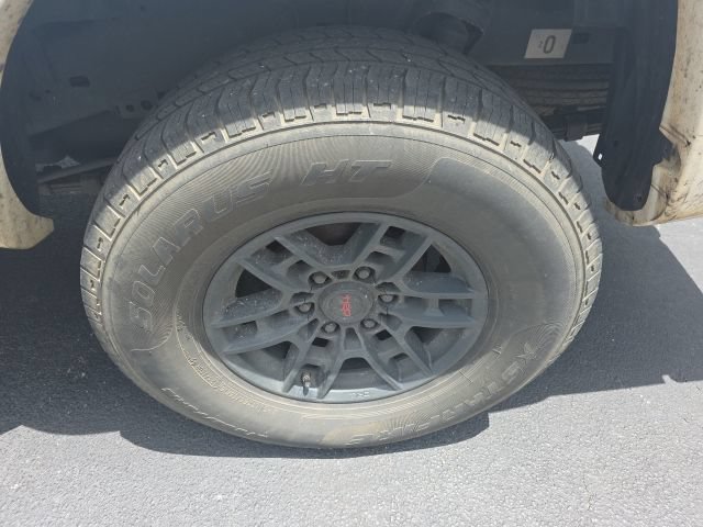 Used 2014 Toyota Tacoma PreRunner w/ SR5 Package RWD image 10