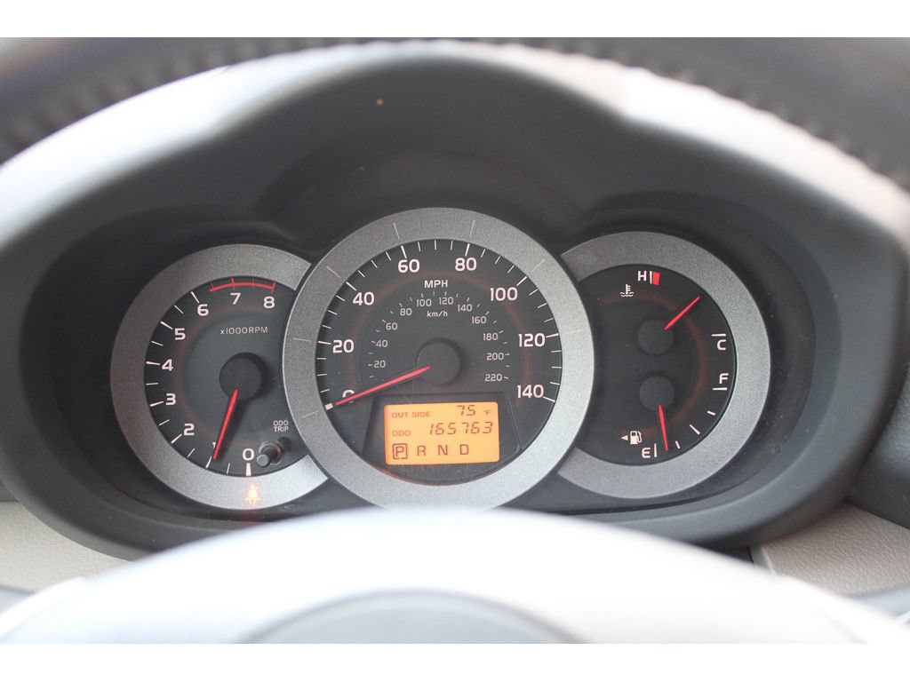 Used 2006 Toyota RAV4 Limited AWD/4WD image 29
