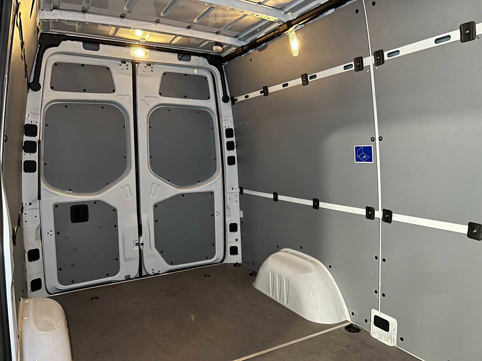 Used 2025 Mercedes-Benz Sprinter 2500 image 13