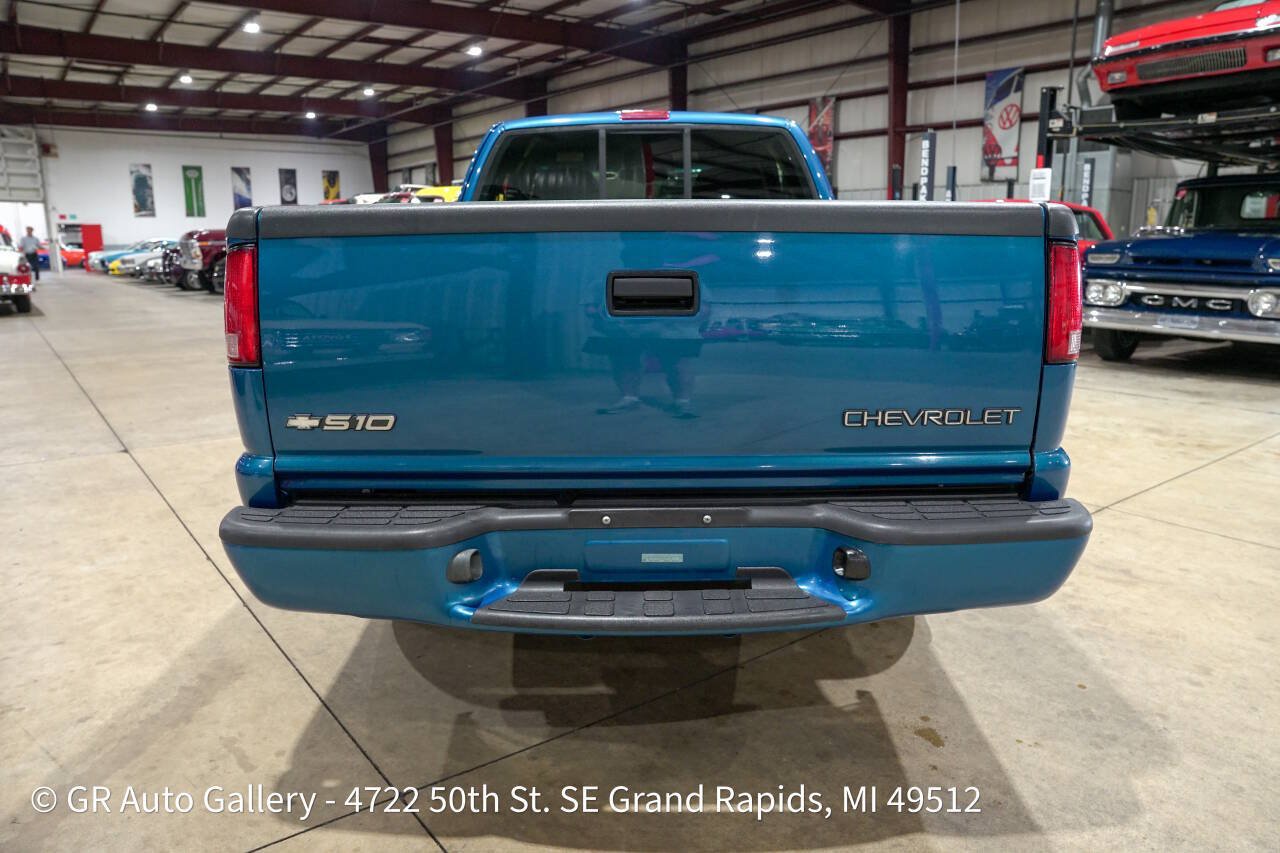 Used 2001 Chevrolet S10 Pickup LS w/ Preferred Equipment Group RWD image 7