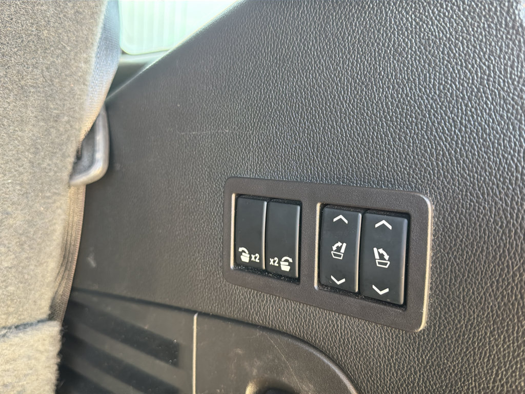 Used 2019 GMC Yukon SLT w/ Premium Edition RWD image 12