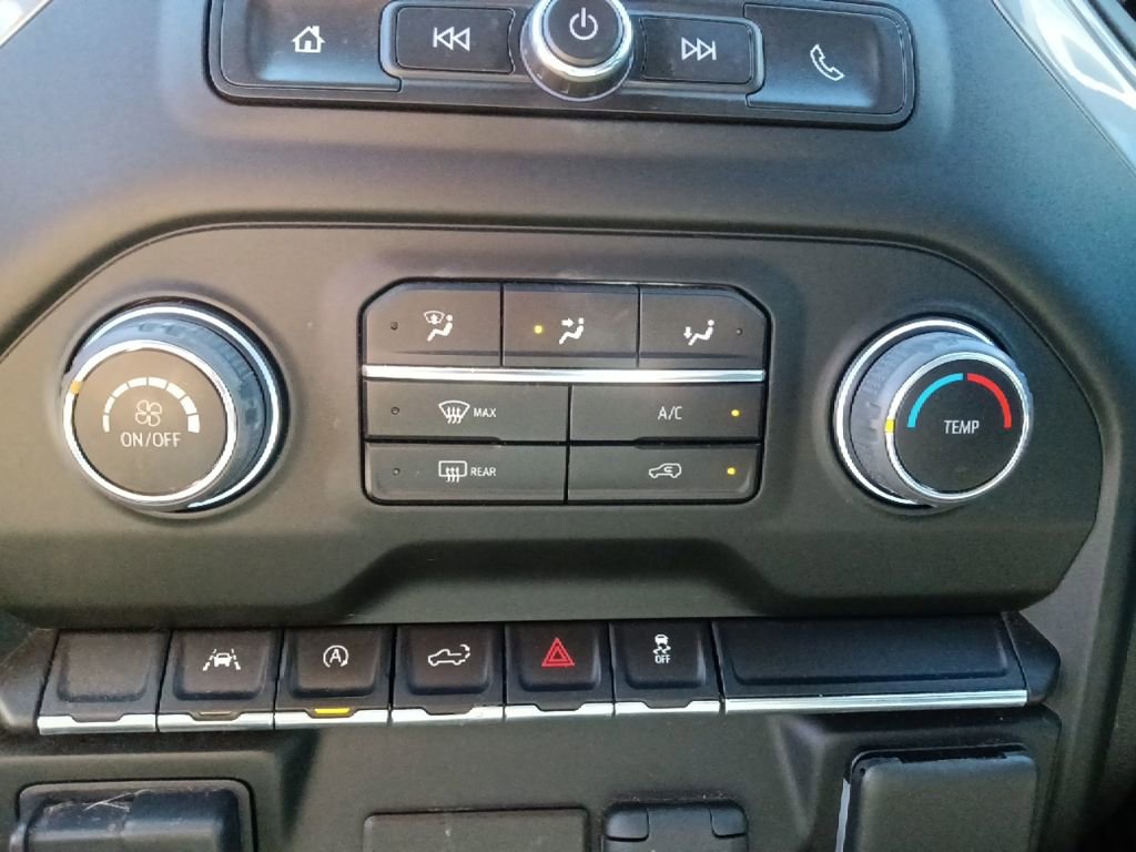 Used 2023 Chevrolet Silverado 1500 Custom w/ 2.7L Blackout Package image 22