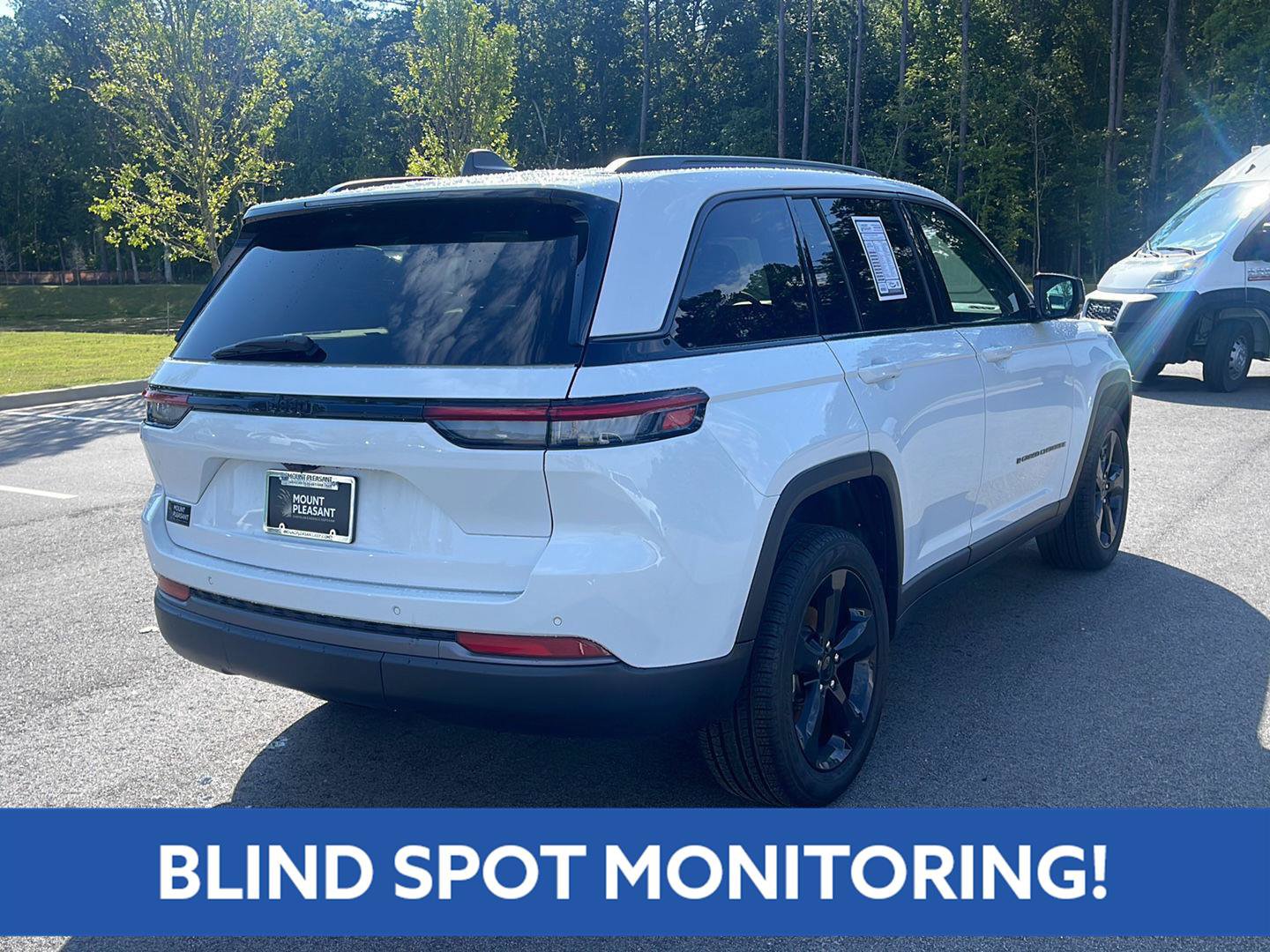 Used 2026 Jeep Grand Cherokee Limited w/ Limited Altitude Package RWD image 9