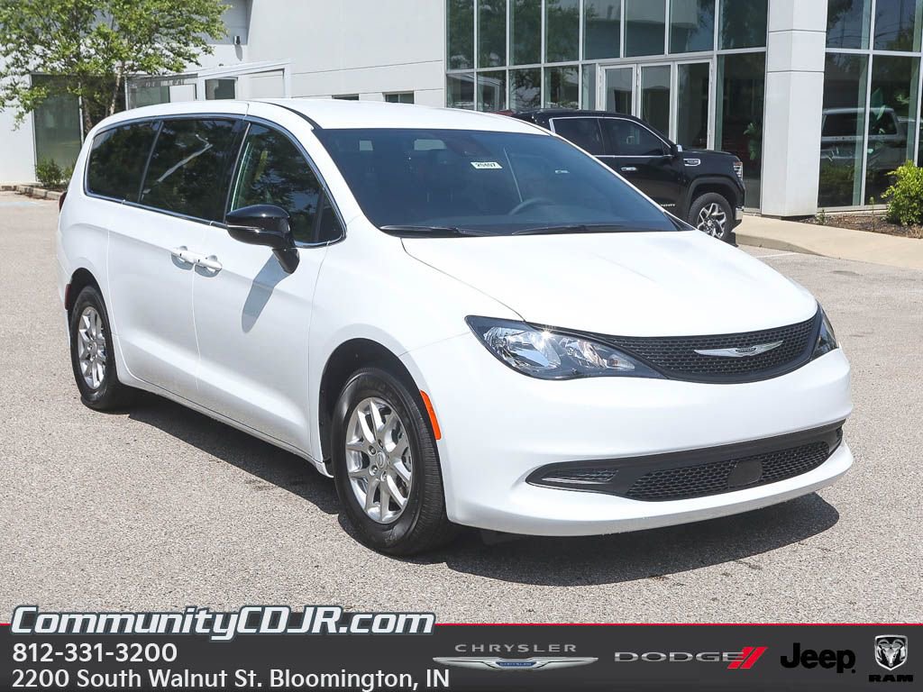 New 2025 Chrysler Voyager LX