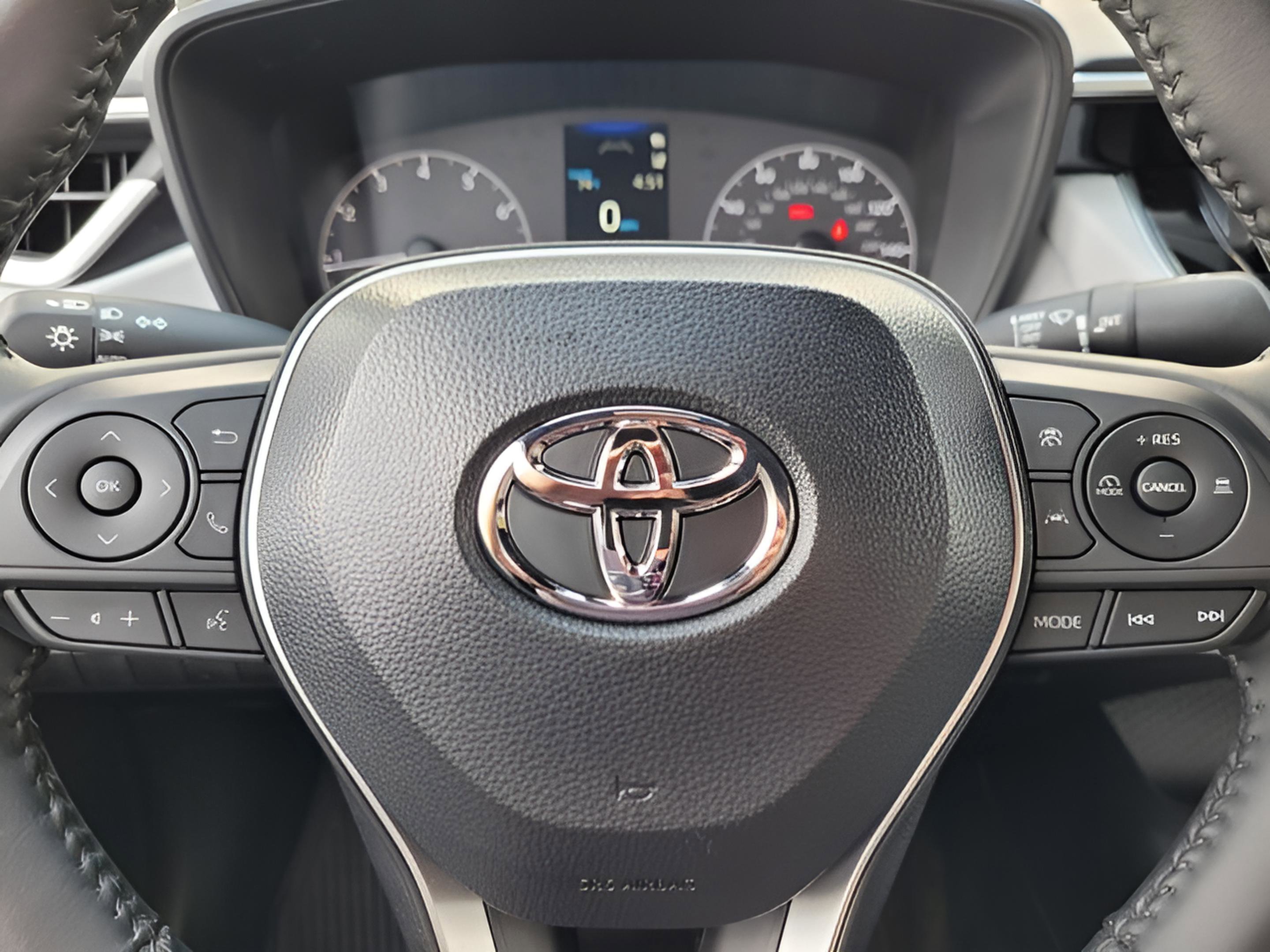 Certified 2025 Toyota Corolla SE image 25