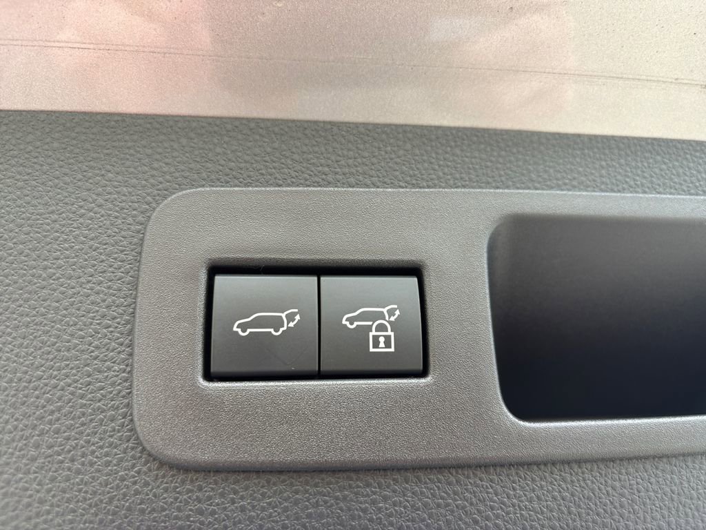 Used 2024 Lexus LX 600 4WD w/ Appearance Package image 11