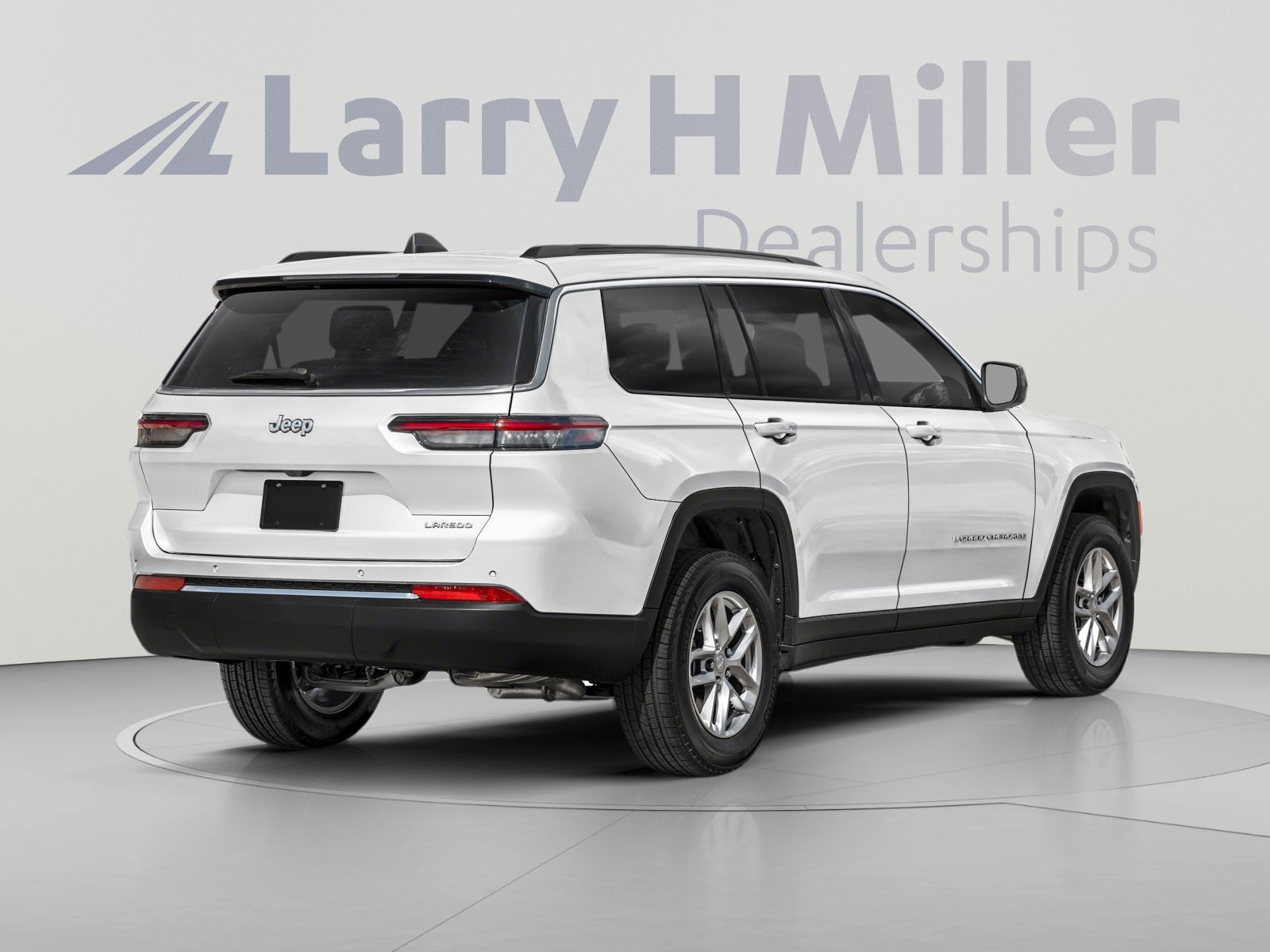 Used 2025 Jeep Grand Cherokee L Laredo AWD/4WD image 2