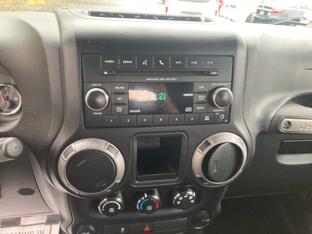 Used 2015 Jeep Wrangler Unlimited Sport w/ Connectivity Group AWD/4WD image 23