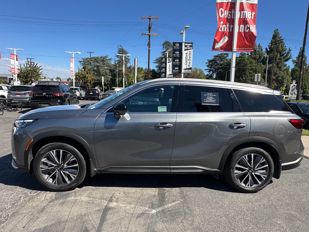 Used 2027 INFINITI QX60 Luxe w/ Cargo Package FWD image 3