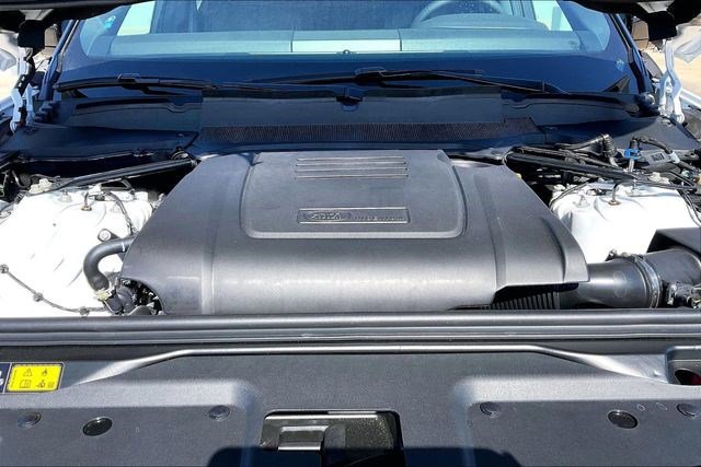 New 2026 Land Rover Discovery Dynamic SE image 13