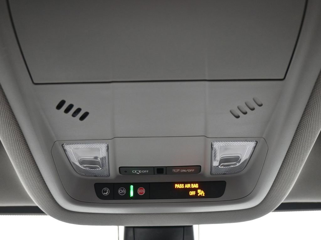 Used 2023 GMC Acadia SLE w/ Driver Convenience Package image 32