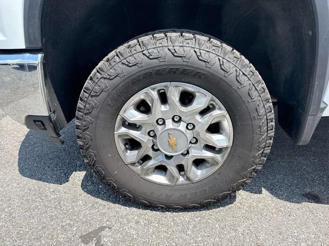 Used 2024 Chevrolet Silverado 2500 LT AWD/4WD image 10