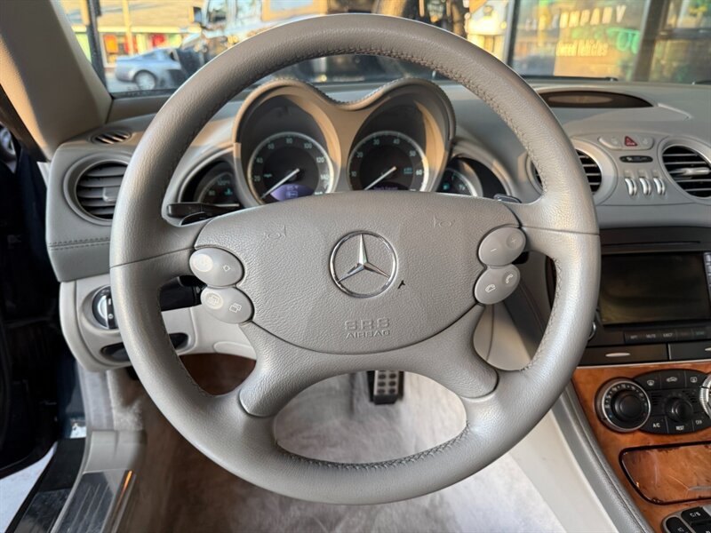 Used 2007 Mercedes-Benz SL 550 image 23