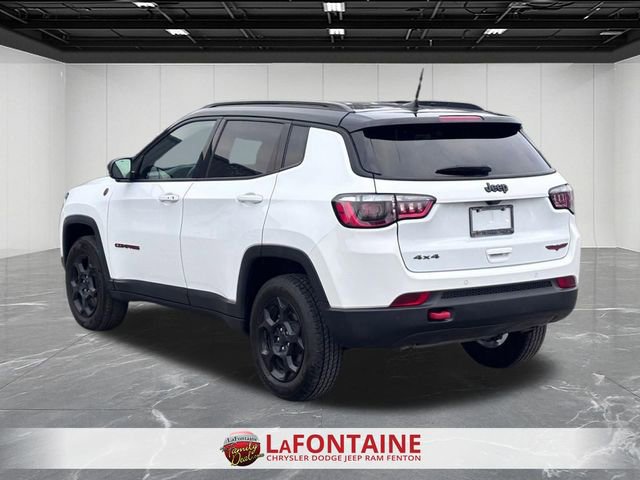 Used 2023 Jeep Compass Trailhawk AWD/4WD image 3
