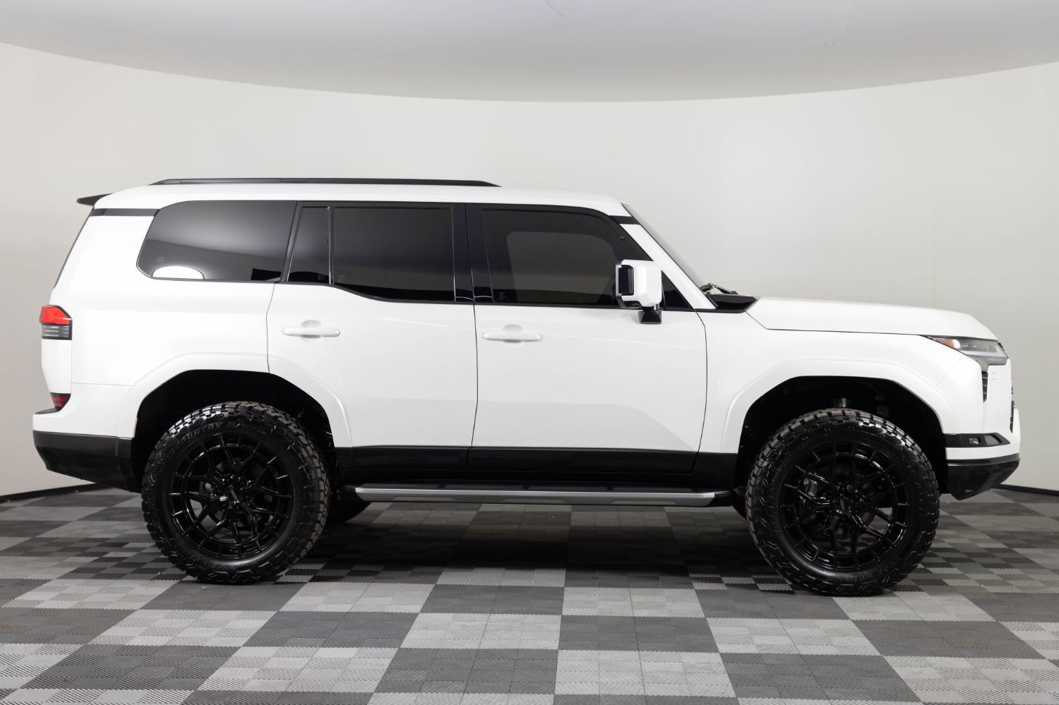 Used 2025 Lexus GX 550 w/ Accessory Package (Z1) AWD/4WD image 9
