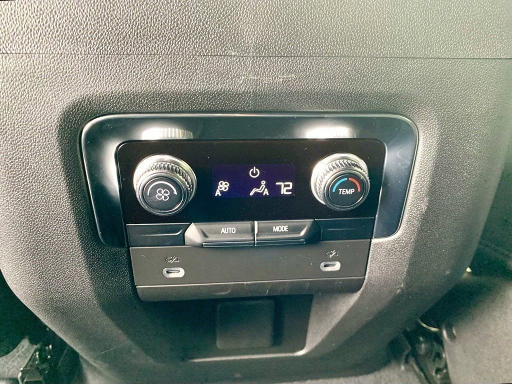 Used 2023 GMC Yukon SLT image 16