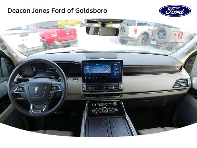 Used 2024 Lincoln Navigator L Reserve image 19