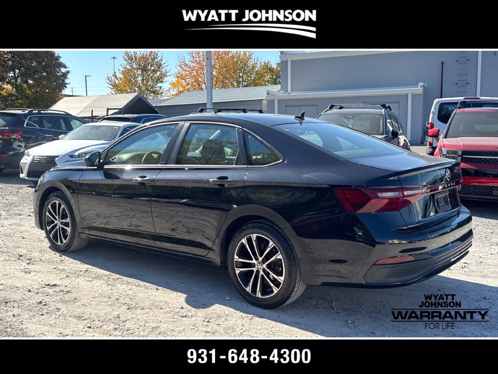 Used 2025 Volkswagen Jetta Sport FWD image 3