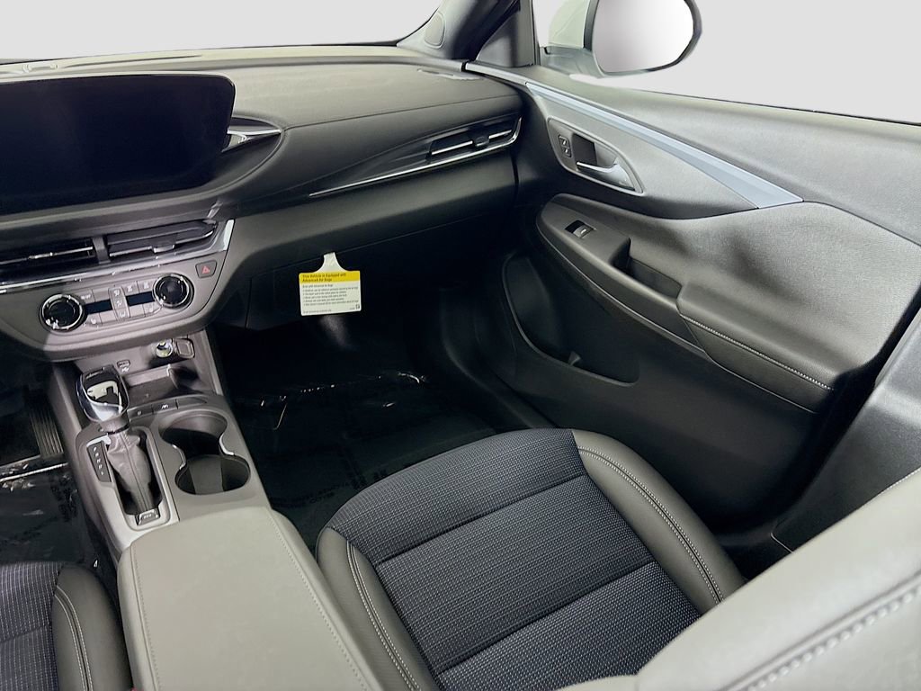 Used 2025 Buick Envista Preferred w/ Convenience I Package image 23