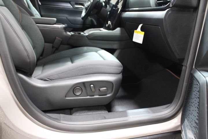 New 2026 GMC Terrain AT4 w/ Convenience Package III AWD/4WD image 24