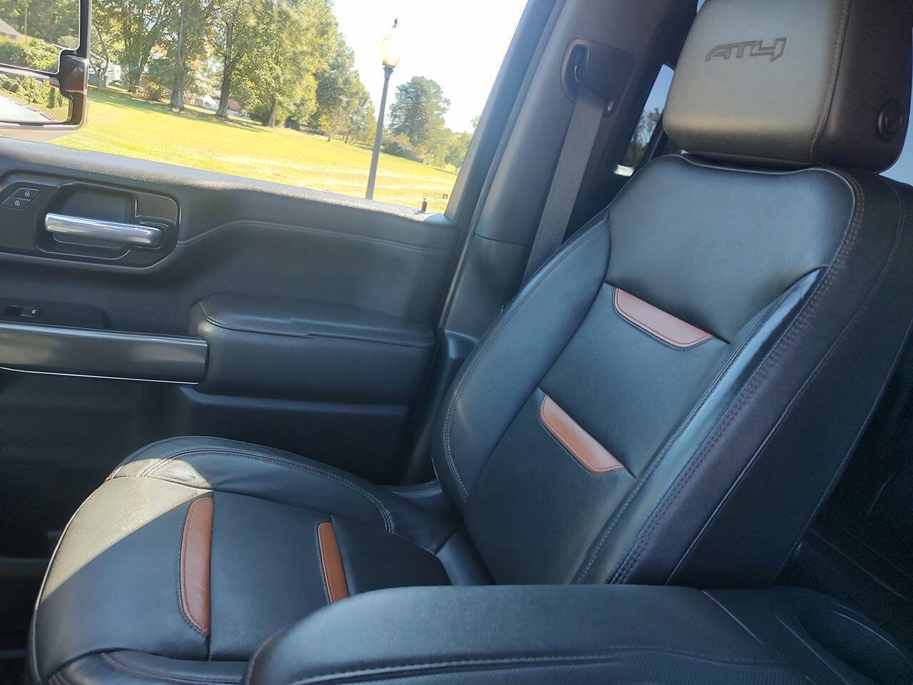 Used 2021 GMC Sierra 2500 AT4 image 13