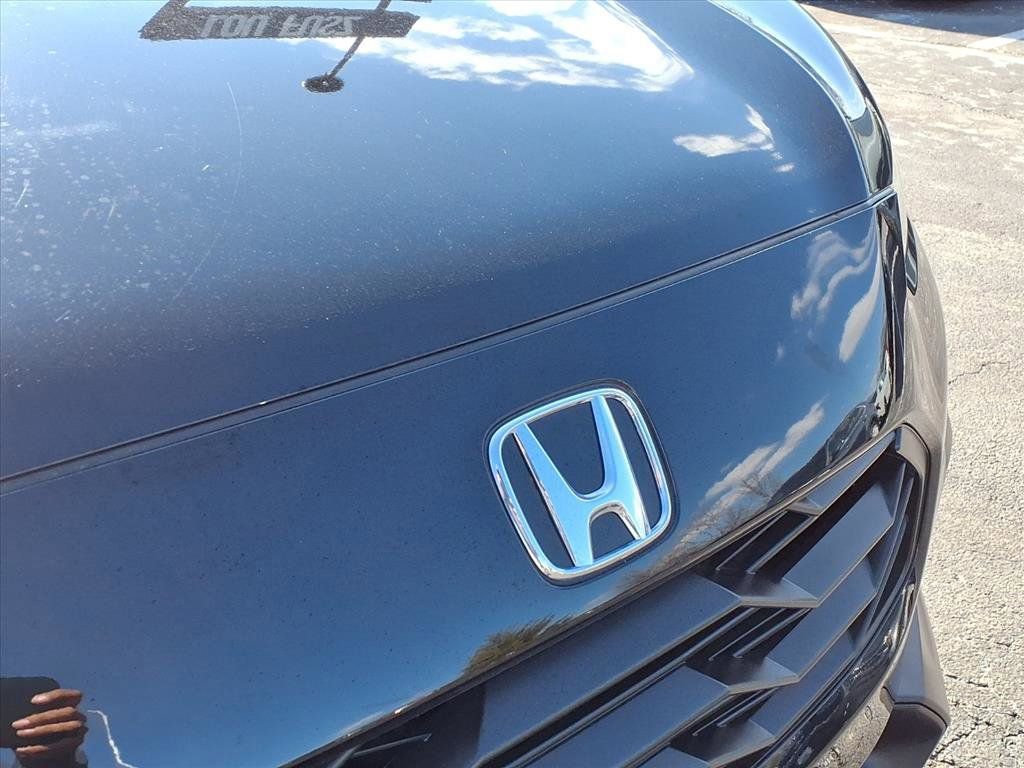 Used 2025 Honda HR-V Sport image 25