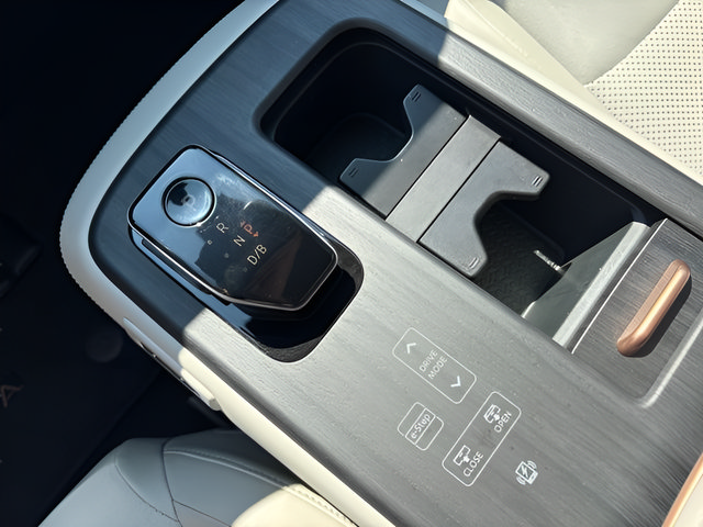Certified 2023 Nissan Ariya FWD image 26