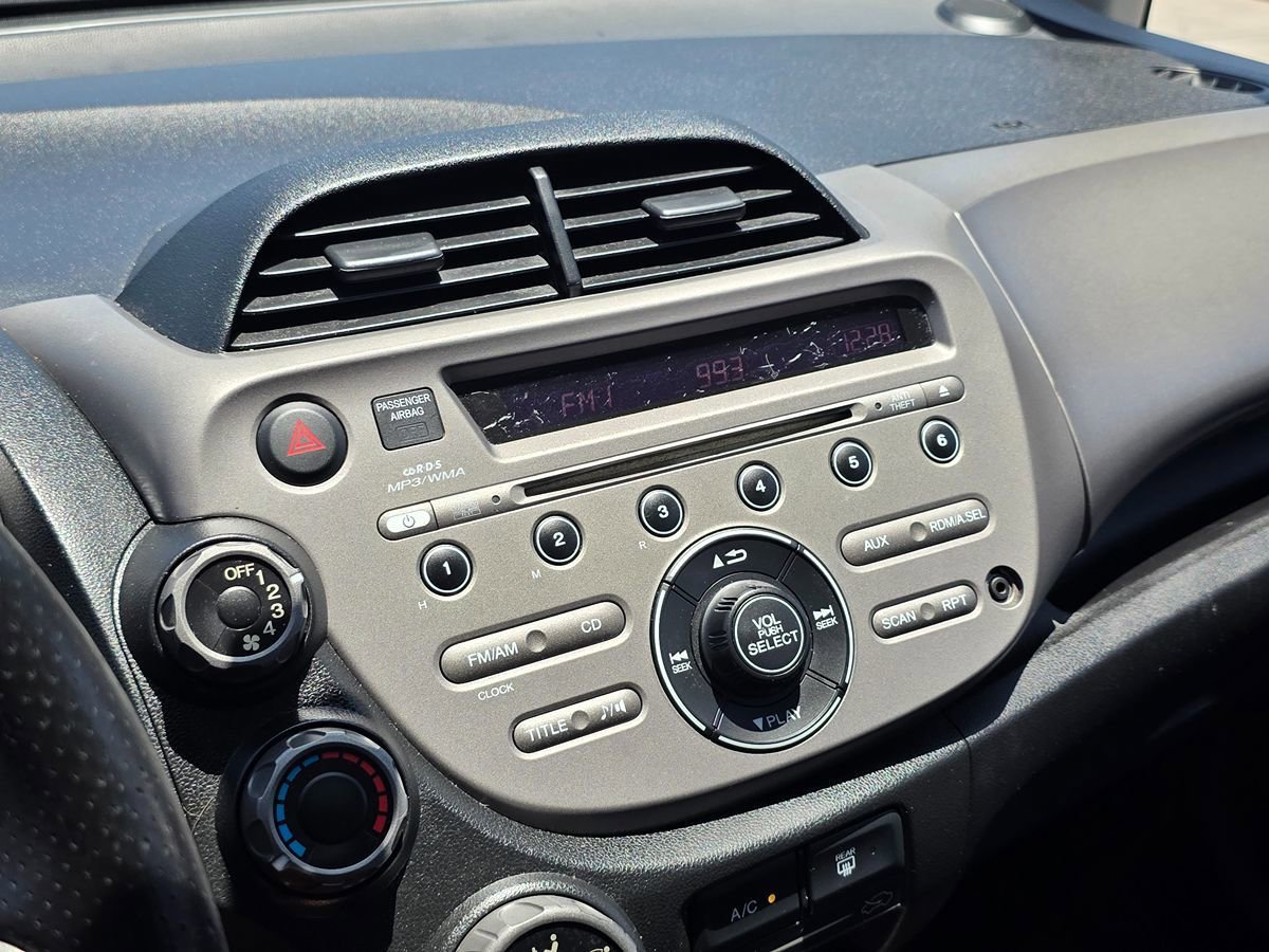 Used 2010 Honda Fit Sport image 29