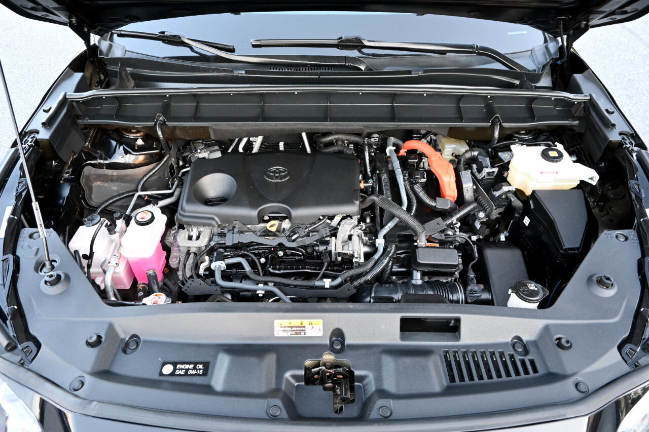Used 2021 Toyota Highlander XLE image 42