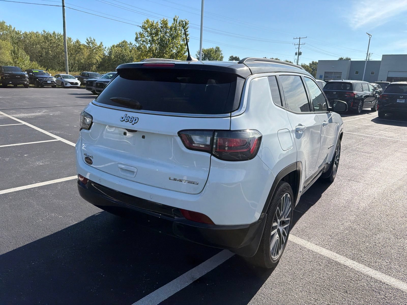 Used 2024 Jeep Compass Limited w/ Elite Group AWD/4WD image 6