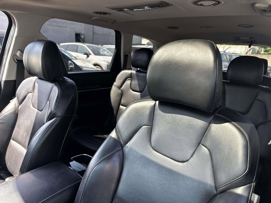 Certified 2023 Kia Telluride S w/ S Sunroof Package AWD/4WD image 18
