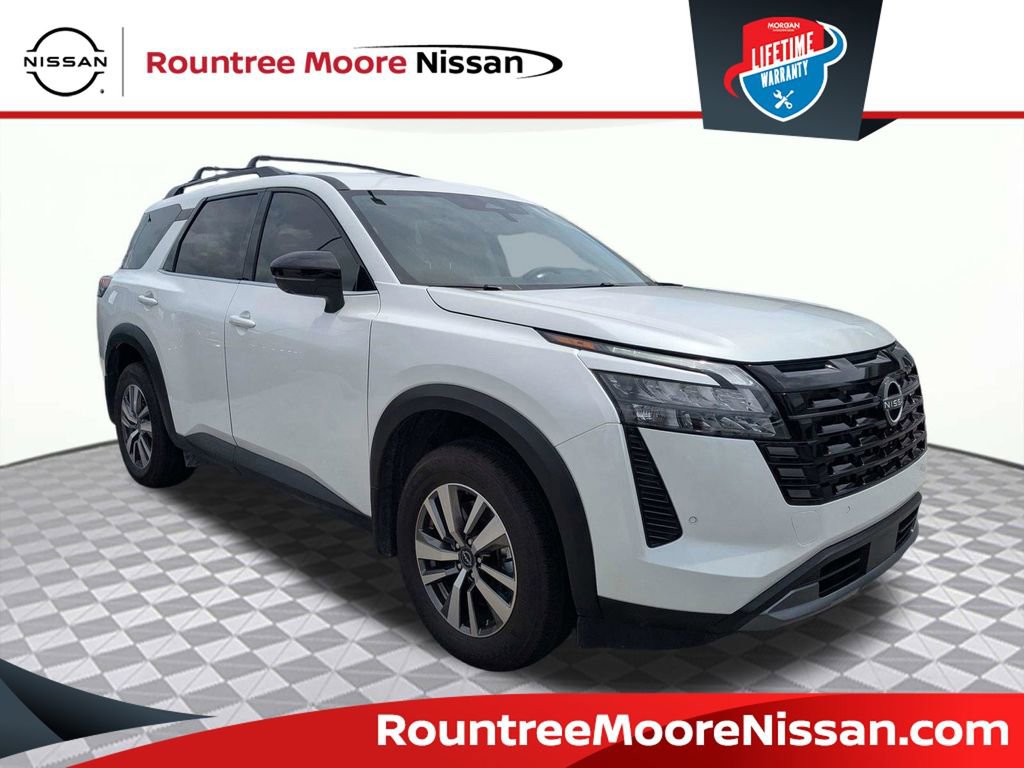 Used 2026 Nissan Pathfinder SL FWD image 1