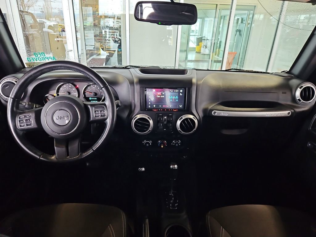 Used 2017 Jeep Wrangler Unlimited Rubicon w/ Connectivity Group image 22