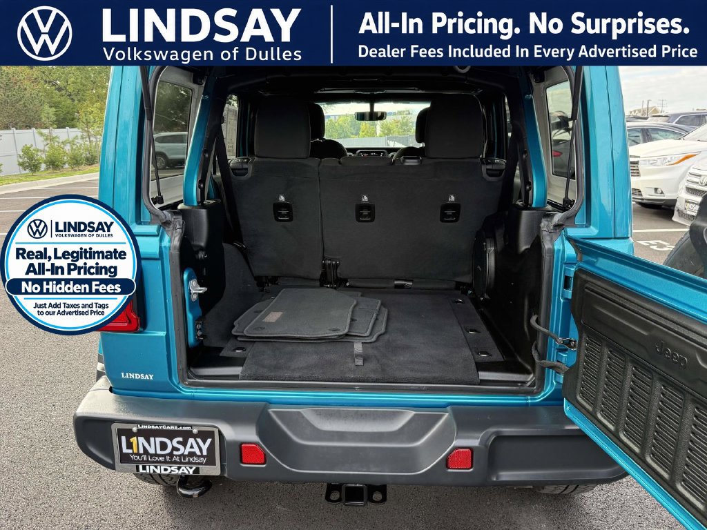 Used 2019 Jeep Wrangler Unlimited Sahara AWD/4WD image 15