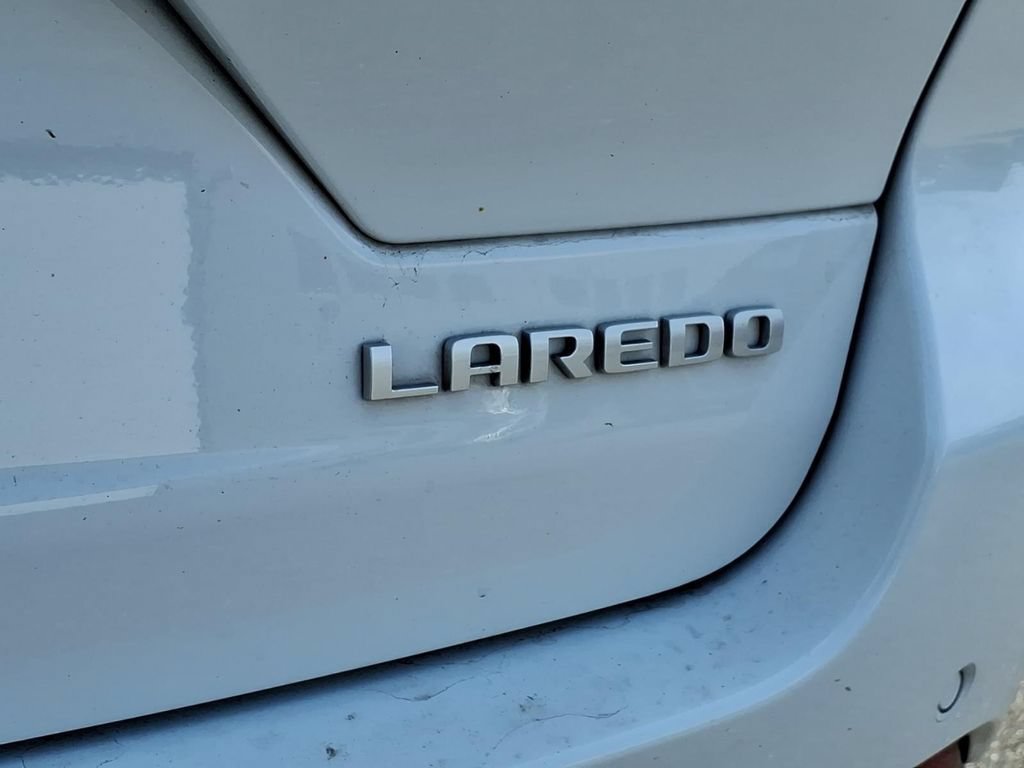 Used 2024 Jeep Grand Cherokee Laredo X w/ Luxury Tech Group I AWD/4WD image 29
