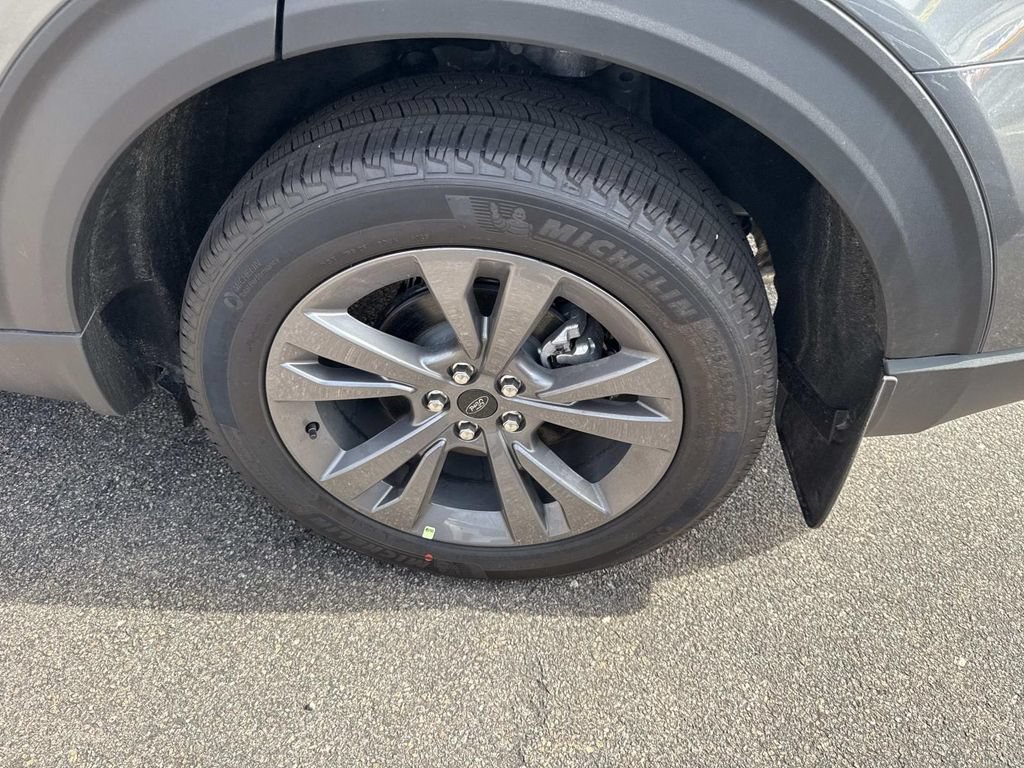 New 2026 Ford Explorer Active w/ Active Comfort Package AWD/4WD image 5